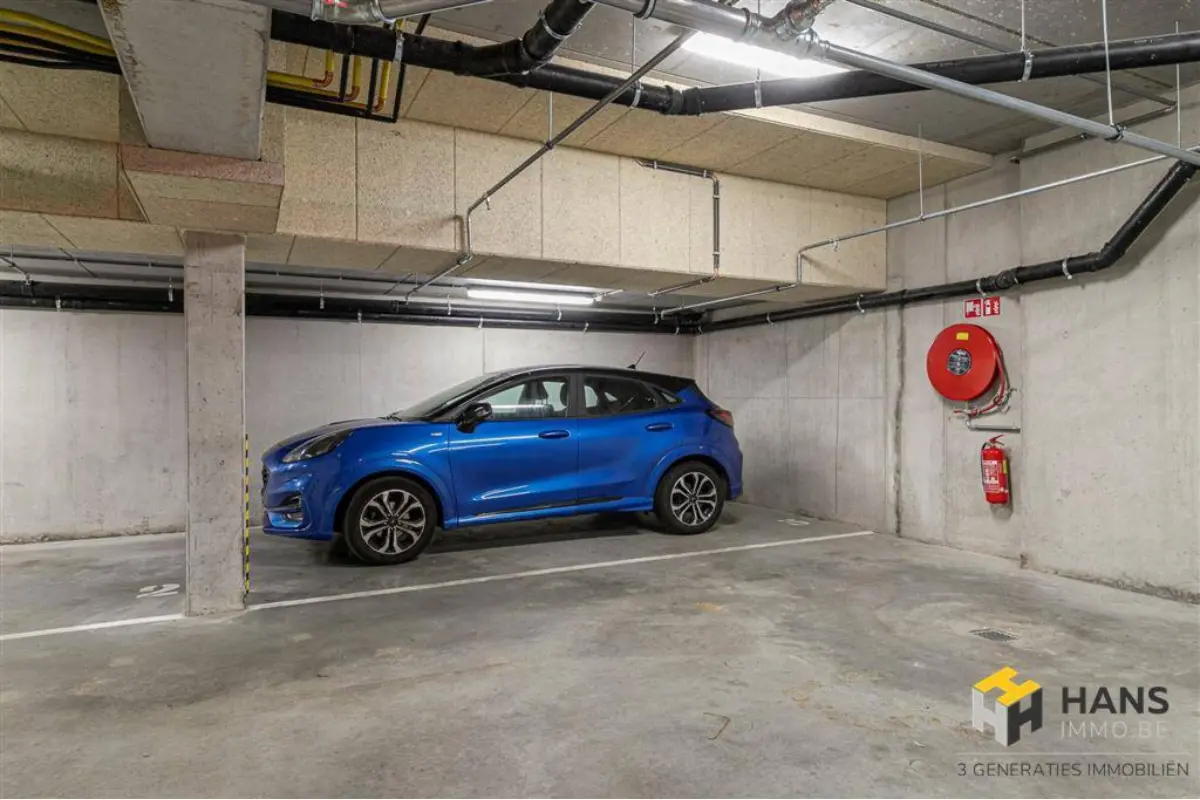 Parking & garage te  koop in Berchem 2600 28000.00€  slaapkamers m² - Zoekertje 774994