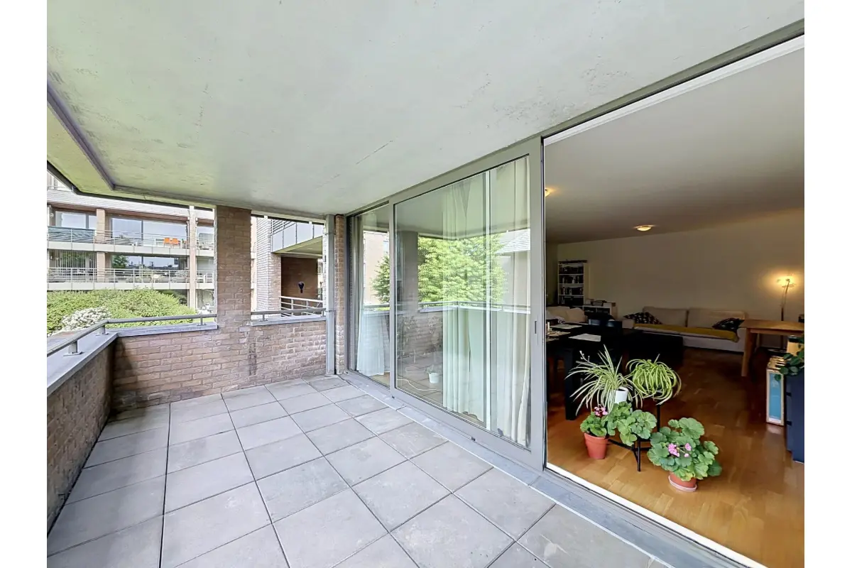 Appartement te  huur in Sint-Lambrechts-Woluwe 1200 1650.00€ 2 slaapkamers 130.00m² - Zoekertje 774972