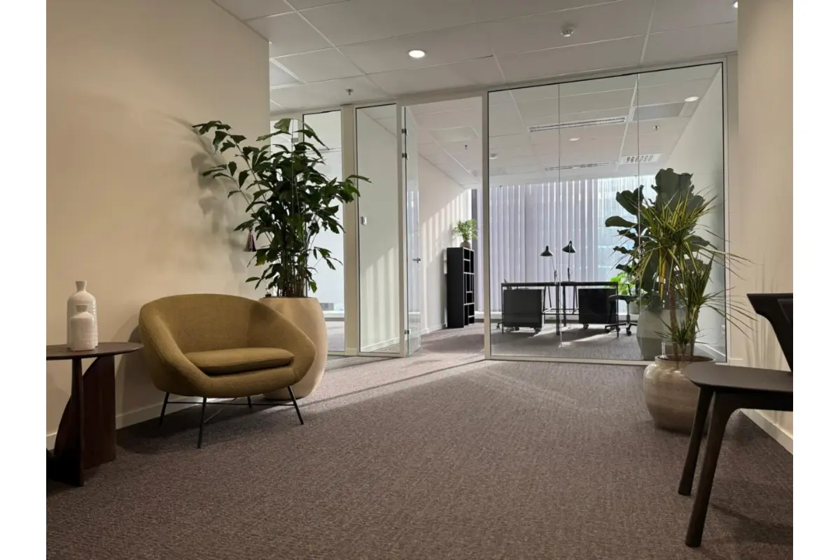 Handelszaak te  huur in Antwerpen 2030 800.00€  slaapkamers 16.00m² - Zoekertje 774788