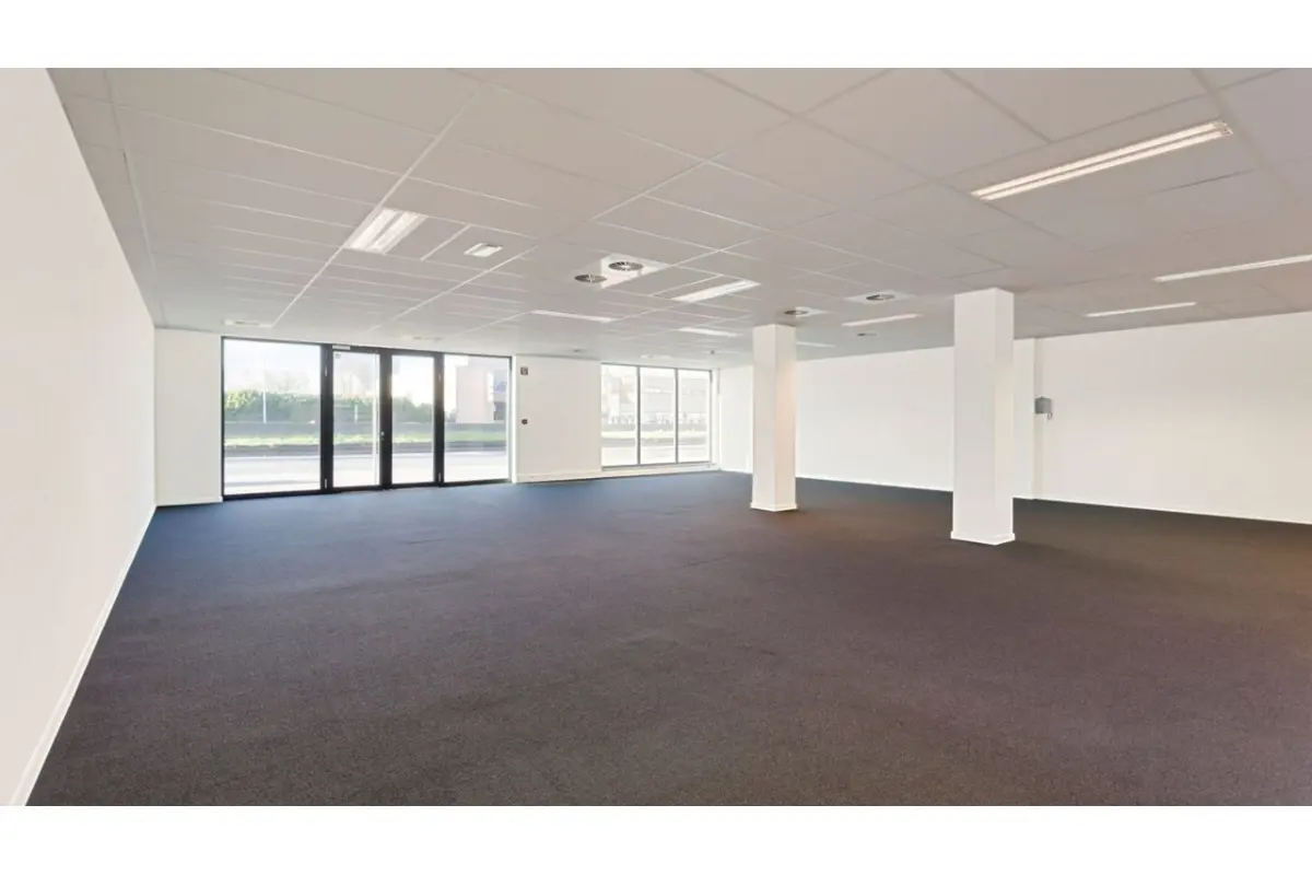 Handelszaak te  huur in Wilrijk 2610 2115.00€  slaapkamers m² - Zoekertje 774791