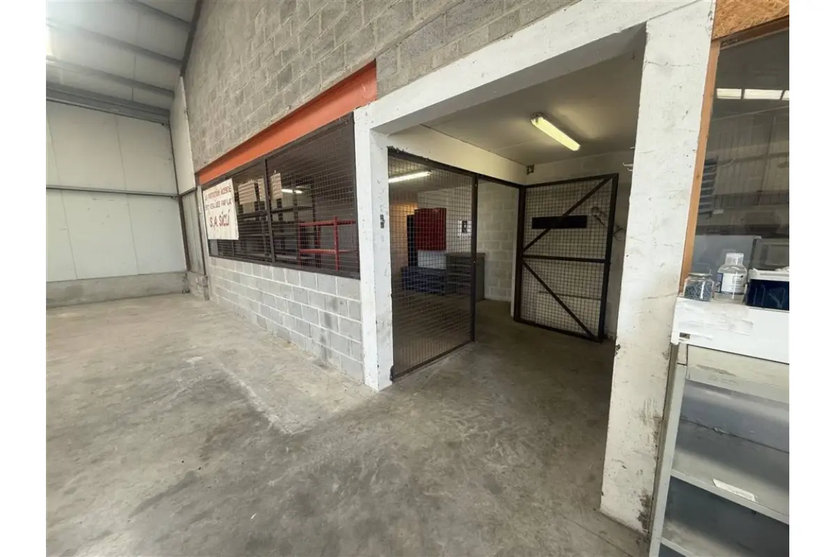 Handelszaak te  huur in Louveigné 4141 480.00€  slaapkamers m² - Zoekertje 774486