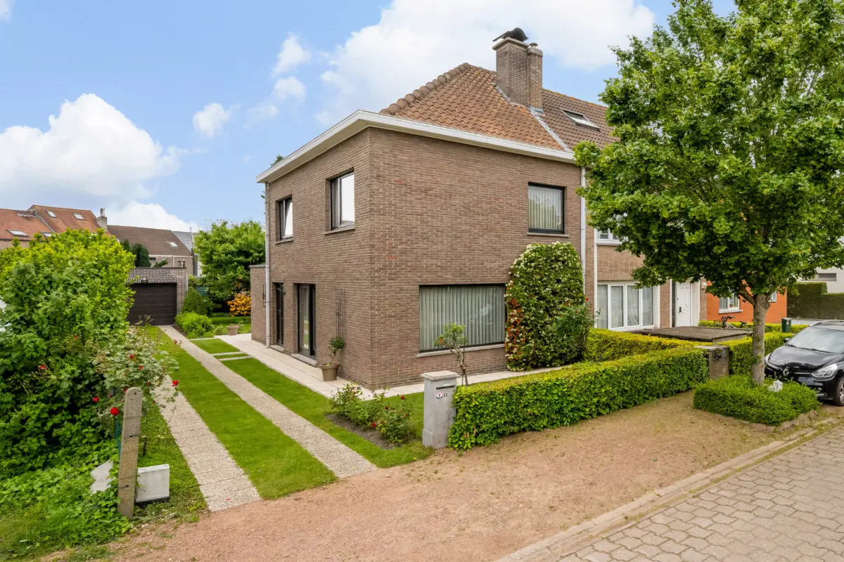 Huis te  koop in Merelbeke 9820 449000.00€ 3 slaapkamers 142.00m² - Zoekertje 774250