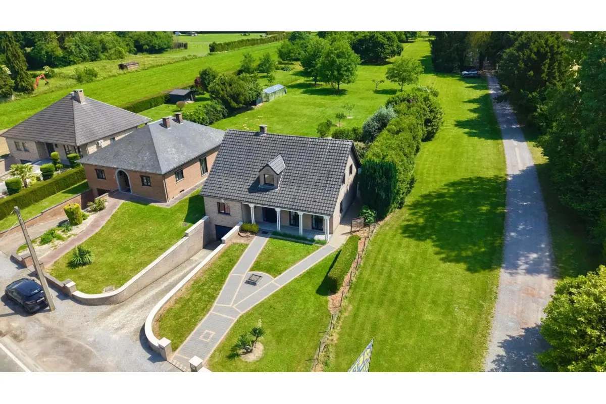 Villa à vendre à Wanfercée-Baulet 6224 475000.00€ 4 chambres m² - annonce 775066