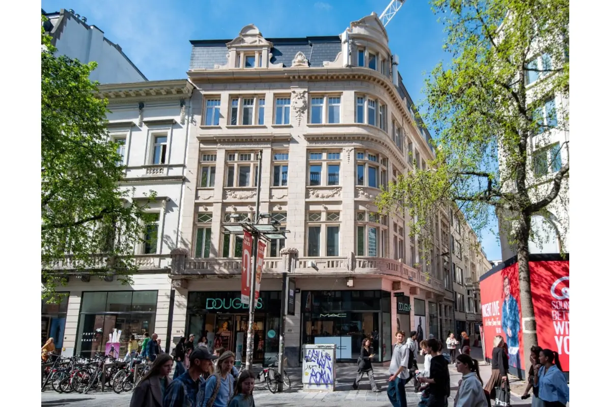 Handelszaak te  huur in Antwerpen 2000 3225.00€  slaapkamers 215.00m² - Zoekertje 774775