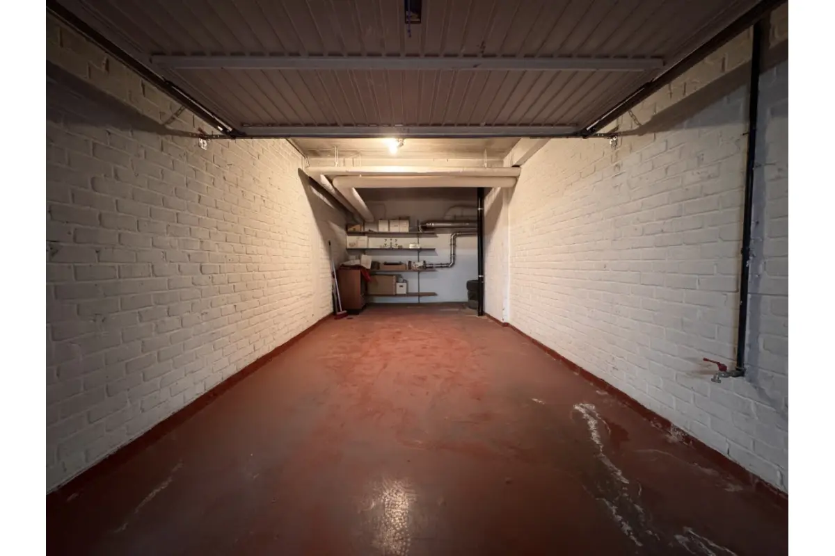 Parking / garage à vendre à Neder-Over-Heembeek 1120 30000.00€  chambres m² - annonce 775812