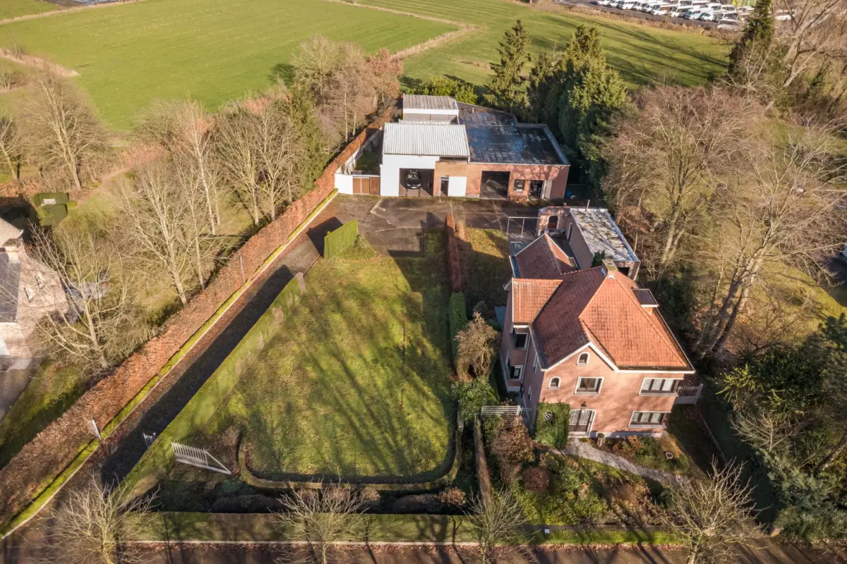 Villa te  koop in Reet 2840 1299000.00€ 4 slaapkamers 340.00m² - Zoekertje 775606