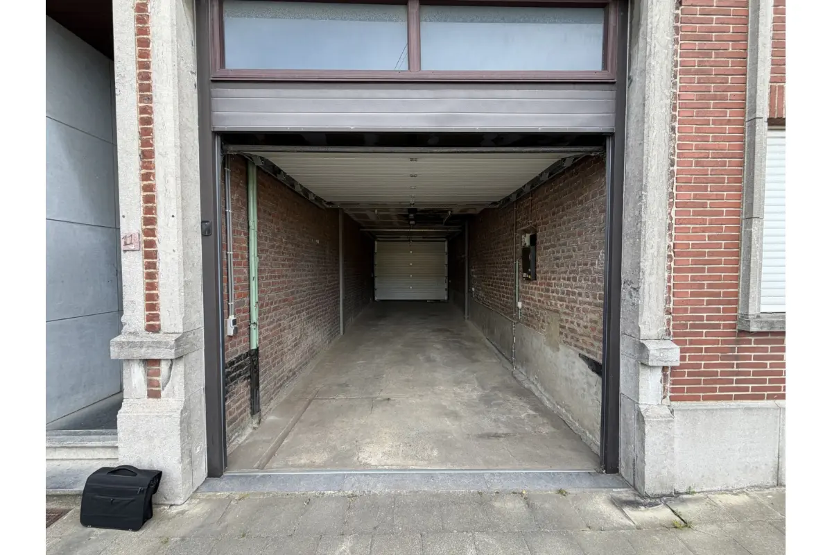Box à  à Braine-l'Alleud 1420 250.00€  chambres m² - annonce 776400
