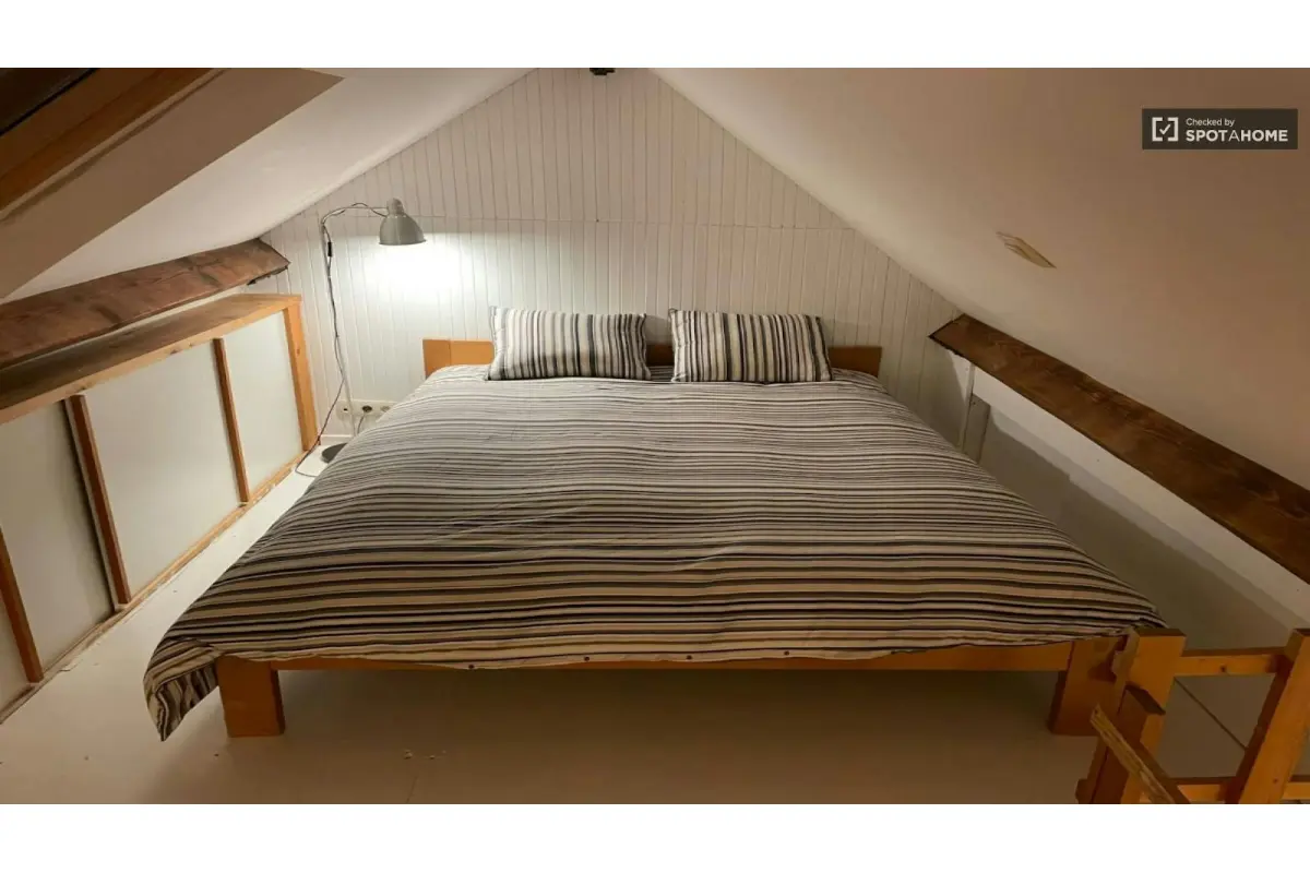 Appartement te  huur in Watermaal-Bosvoorde 1170 900.00€  slaapkamers m² - Zoekertje 776572