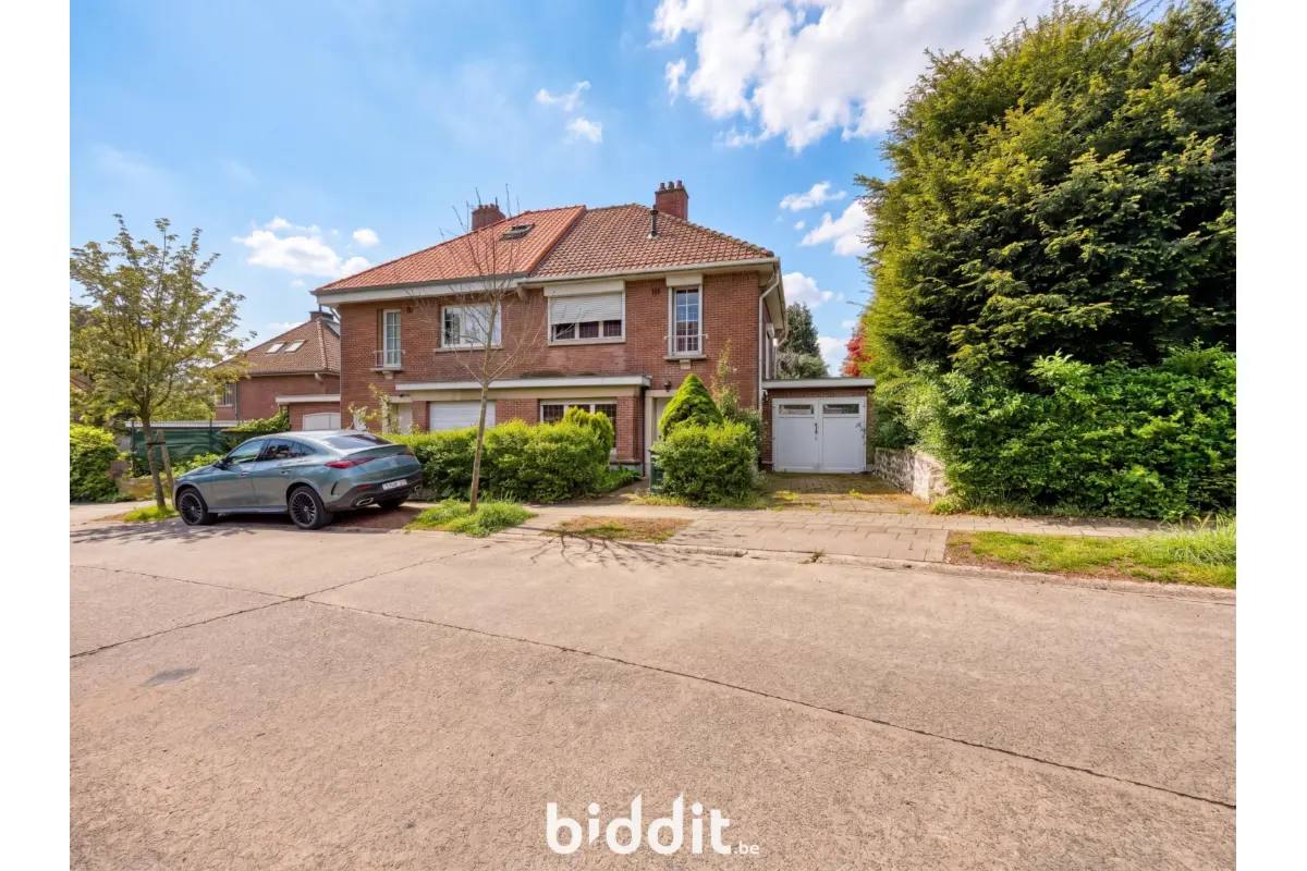 Huis te  koop in Sint-Lambrechts-Woluwe 1200 360000.00€ 2 slaapkamers m² - Zoekertje 775560