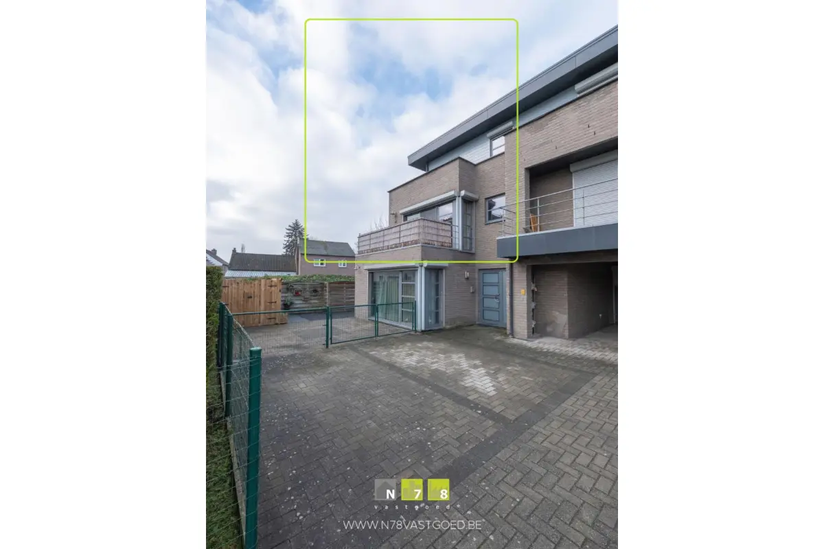 Immeuble de rapport - Immeuble à appartement à louer à Dilsen-Stokkem 3650 980.00€ 2 chambres 99.00m² - annonce 775615