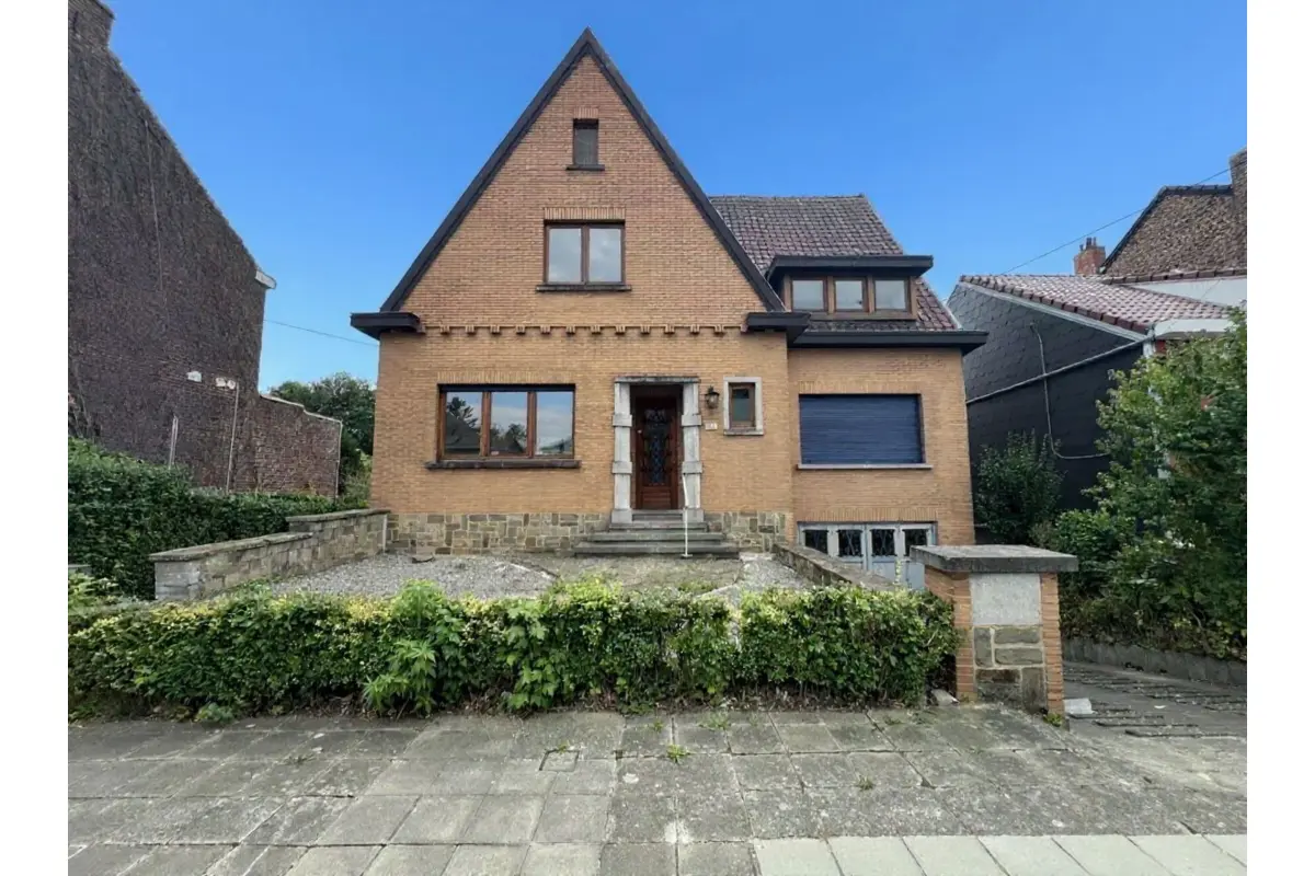 Villa te  koop in Strépy-Bracquegnies 7110 265000.00€ 3 slaapkamers 172.00m² - Zoekertje 776106