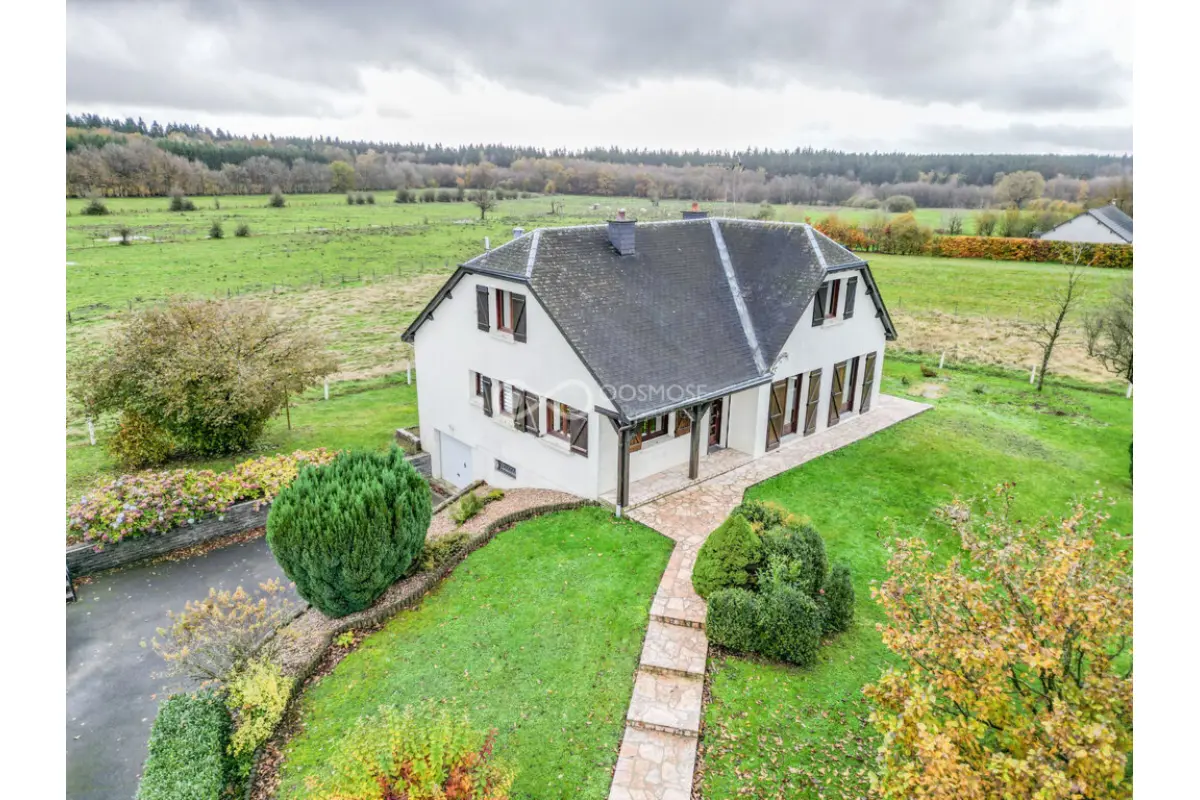Villa te  koop in Aublain 5660 350000.00€ 6 slaapkamers 175.00m² - Zoekertje 776555