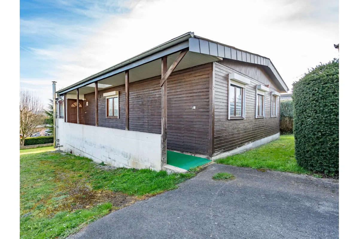 Bungalow te  koop in Hastière 5540 139000.00€ 2 slaapkamers 125.00m² - Zoekertje 775543
