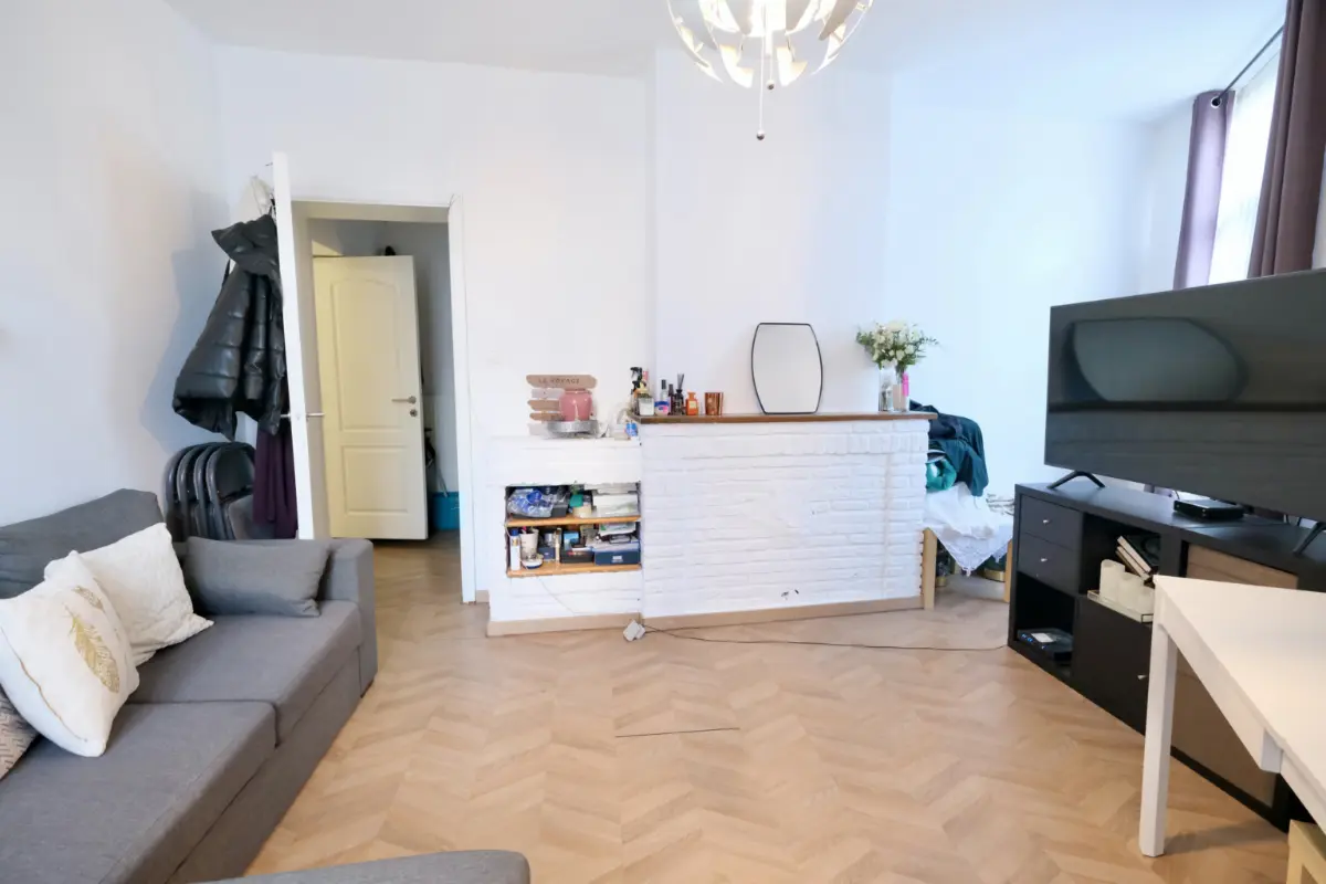 Mixgebouw te  koop in Sint-Jans-Molenbeek 1080 345000.00€ 3 slaapkamers 173.00m² - Zoekertje 777497