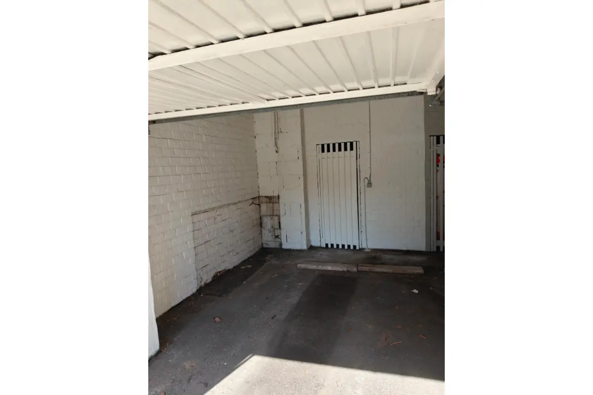 Parking & garage te  koop in Sint-Niklaas 9100 18000.00€  slaapkamers m² - Zoekertje 776886