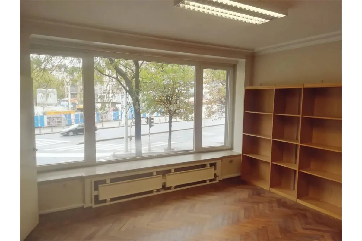 Commerce à vendre à Anderlecht 1070 295000.00€ 4 chambres 200.00m² - annonce 777794