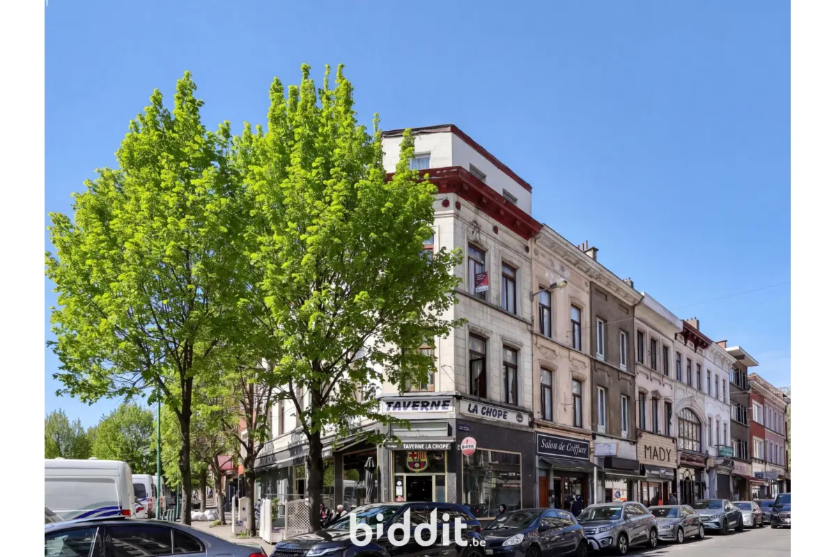 Mixgebouw te  koop in Sint-Jans-Molenbeek 1080 350000.00€ 6 slaapkamers m² - Zoekertje 776871