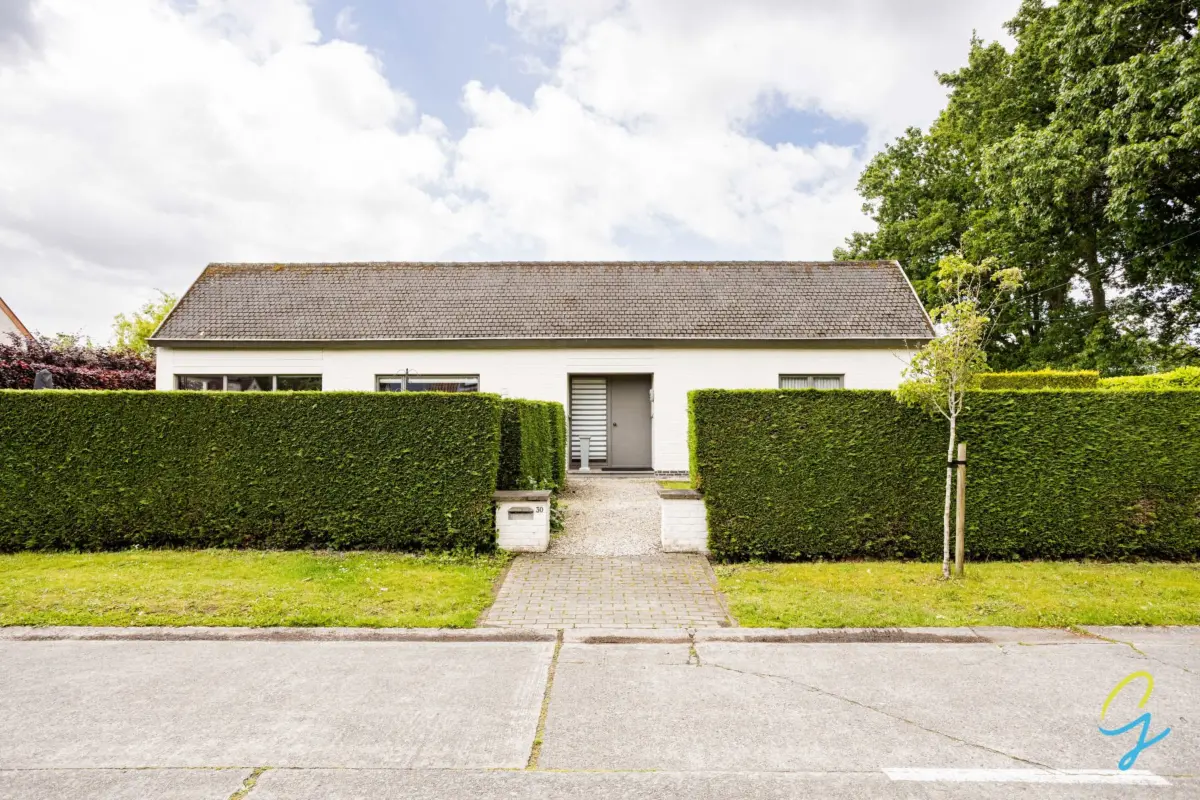 Bungalow te  koop in De Pinte 9840 475000.00€ 3 slaapkamers 155.00m² - Zoekertje 777045