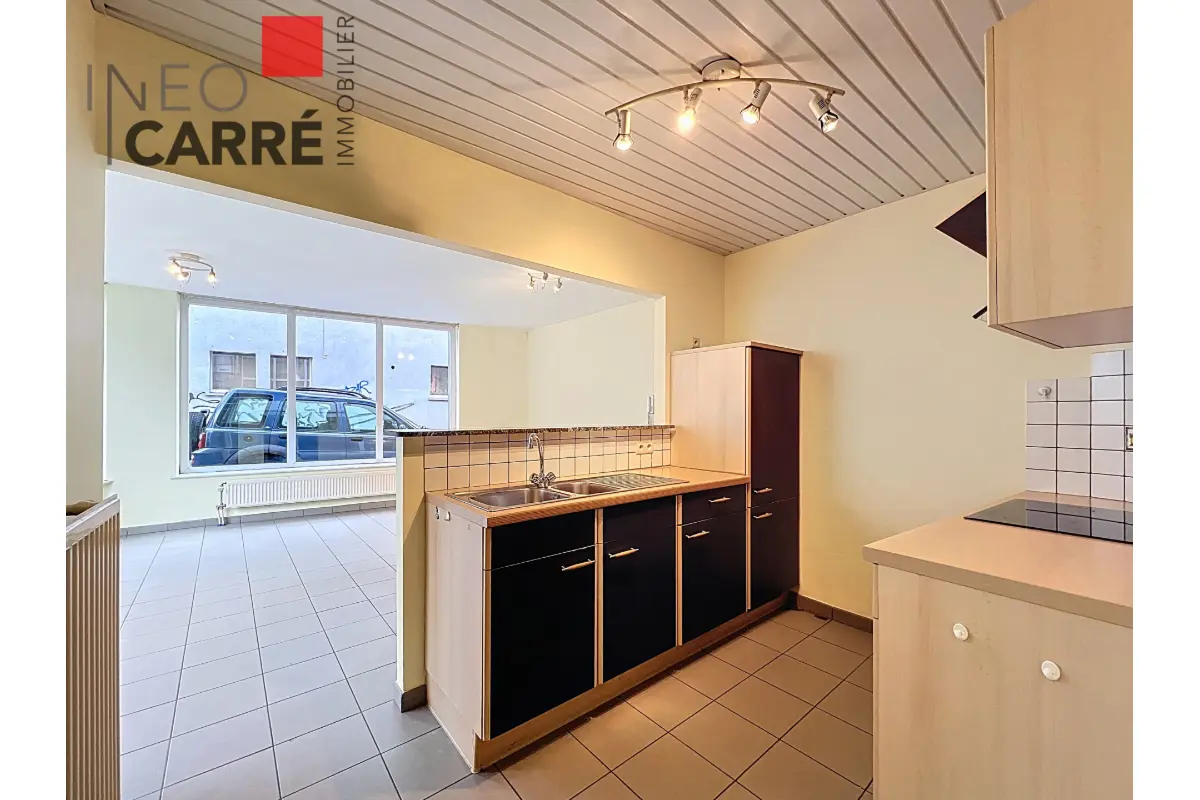 Appartement te  koop in Doornik 7500 102000.00€ 1 slaapkamers 74.00m² - Zoekertje 776794