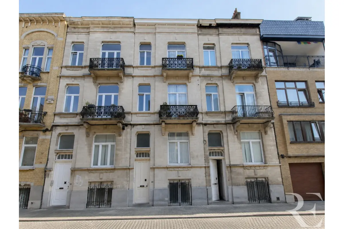 Appartement te  huur in Vorst 1190 1200.00€ 1 slaapkamers 75.00m² - Zoekertje 777466