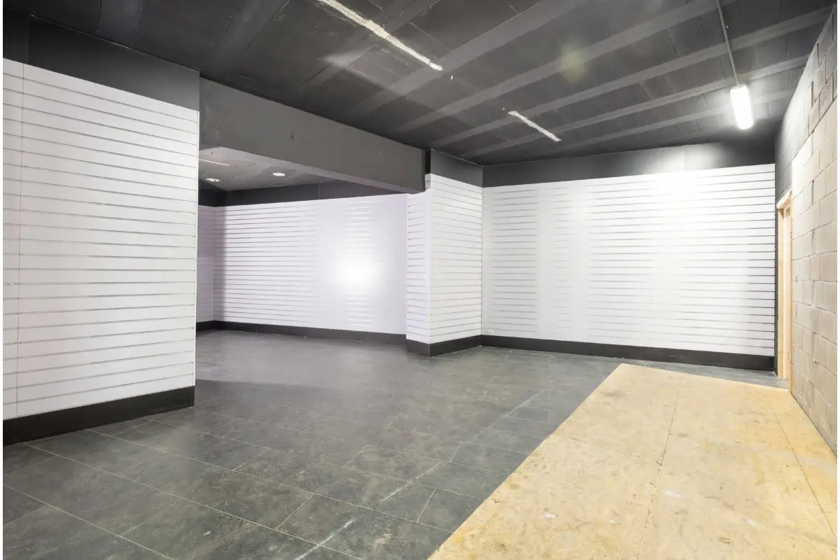Handelszaak te  huur in Sint-Gillis 1060 2680.00€  slaapkamers 260.00m² - Zoekertje 777070