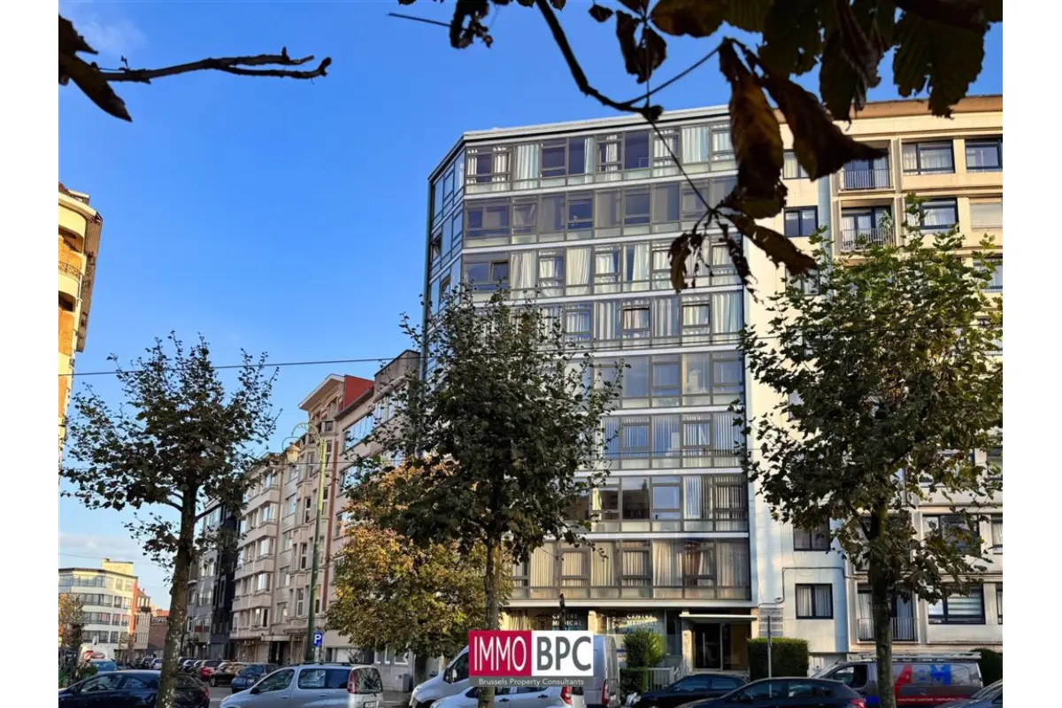 Handelszaak te  in Sint-Jans-Molenbeek 1080 325000.00€  slaapkamers 152.00m² - Zoekertje 777528
