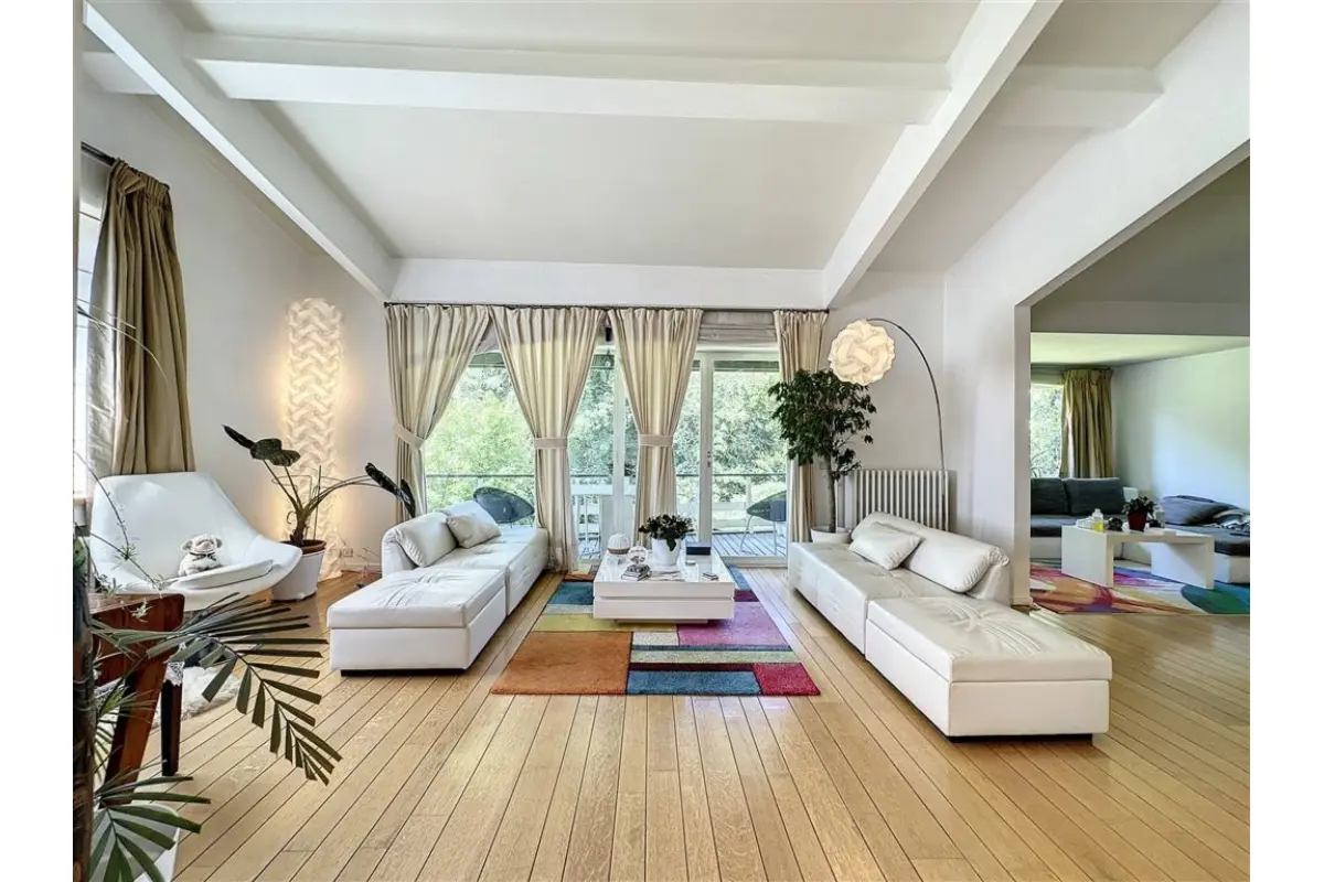 Appartement te  huur in Ukkel 1180 2345.00€ 3 slaapkamers 220.00m² - Zoekertje 778183