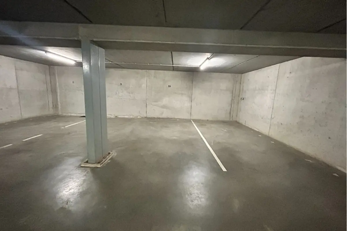 Parking & garage te  koop in Knokke-Heist 8300 120000.00€  slaapkamers m² - Zoekertje 778753