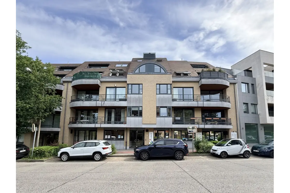 Appartement à  à Woluwe-Saint-Pierre 1150 2200.00€ 3 chambres 156.00m² - annonce 778048