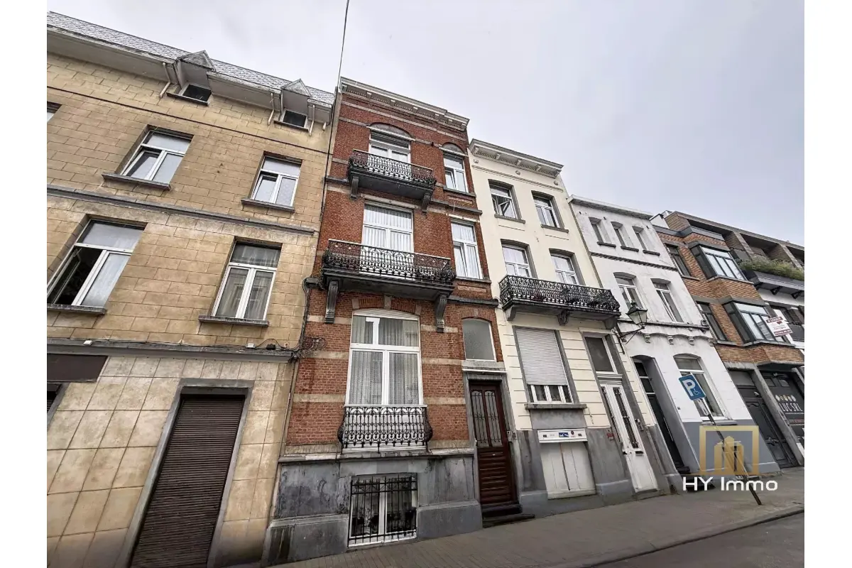Huis te  koop in Sint-Gillis 1060 499000.00€ 5 slaapkamers 190.00m² - Zoekertje 778780