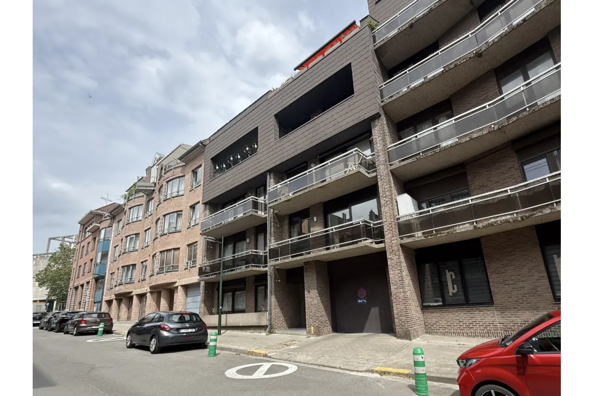 Appartement à  à Woluwe-Saint-Pierre 1150 1300.00€ 2 chambres 99.00m² - annonce 778047