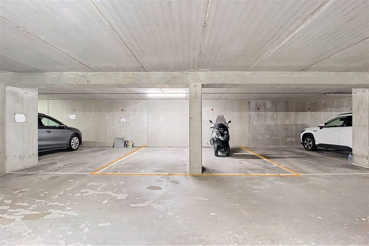 Parking / garage à vendre à Woluwe-Saint-Lambert 1200 30000.00€  chambres m² - annonce 778367