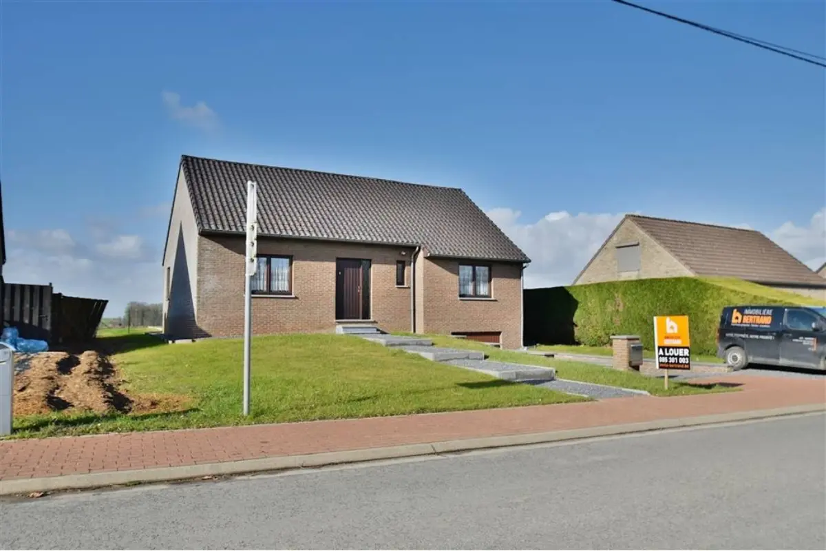 Huis te  huur in Verlaine 4537 940.00€ 4 slaapkamers 155.00m² - Zoekertje 779411
