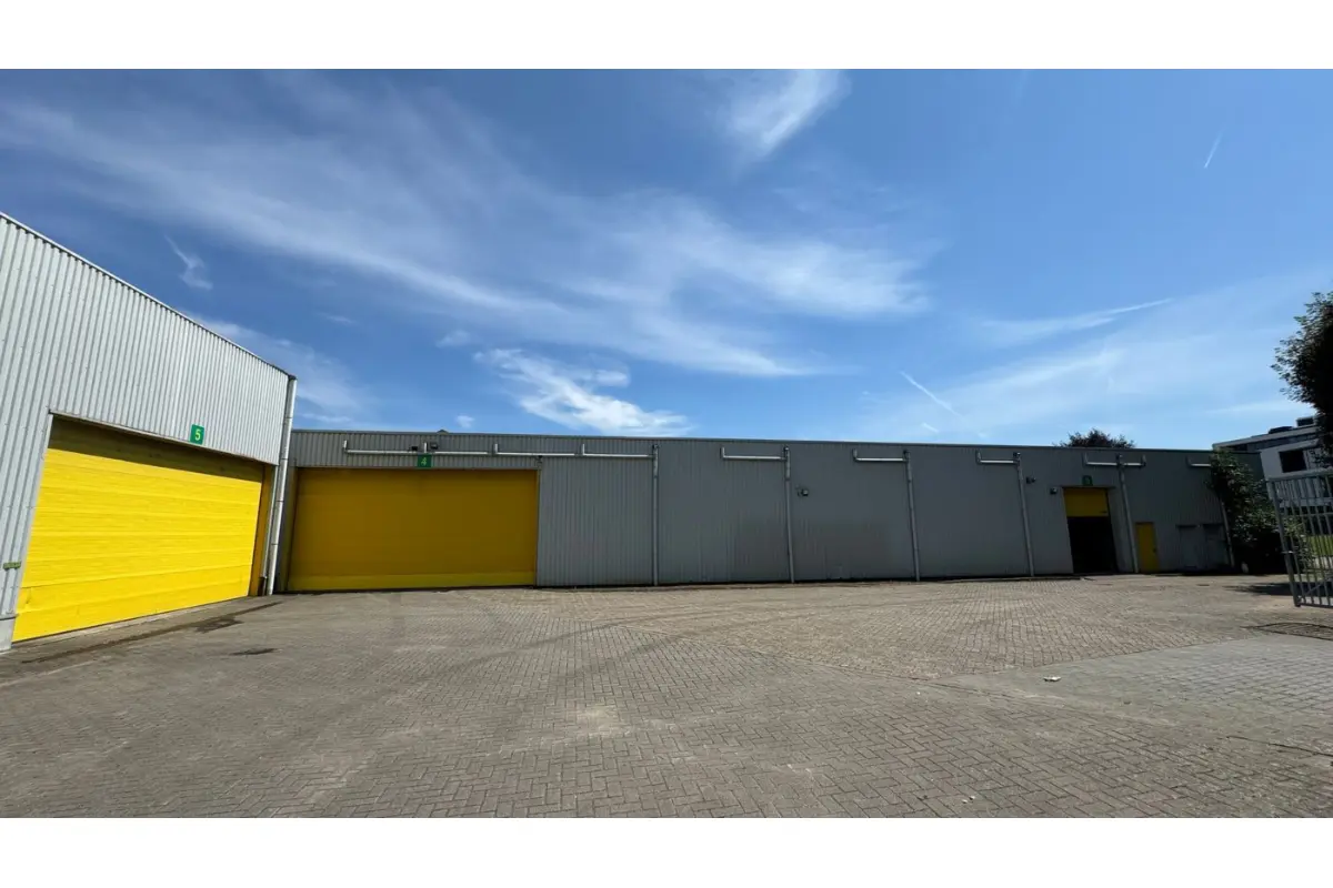 Commerce à louer à Strombeek-Bever 1853 16840.00€  chambres 2730.00m² - annonce 779807