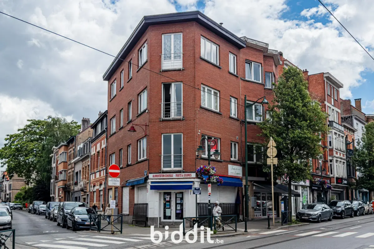 Mixgebouw te  koop in Sint-Agatha-Berchem 1082 600000.00€ 8 slaapkamers m² - Zoekertje 779406