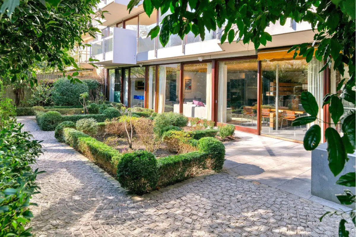 Benedenverdieping te  huur in Elsene 1050 3850.00€ 3 slaapkamers 172.00m² - Zoekertje 780156