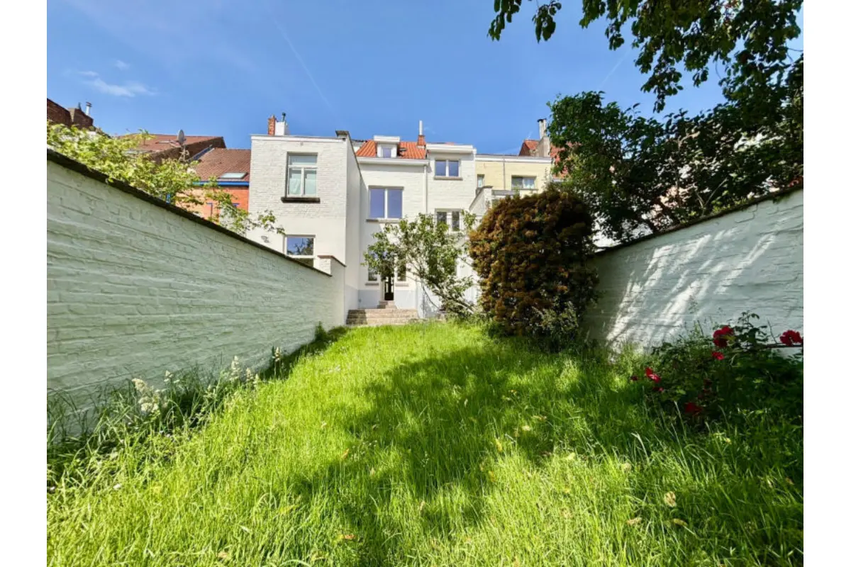 Huis te  huur in Ukkel 1180 2950.00€ 5 slaapkamers 200.00m² - Zoekertje 780061