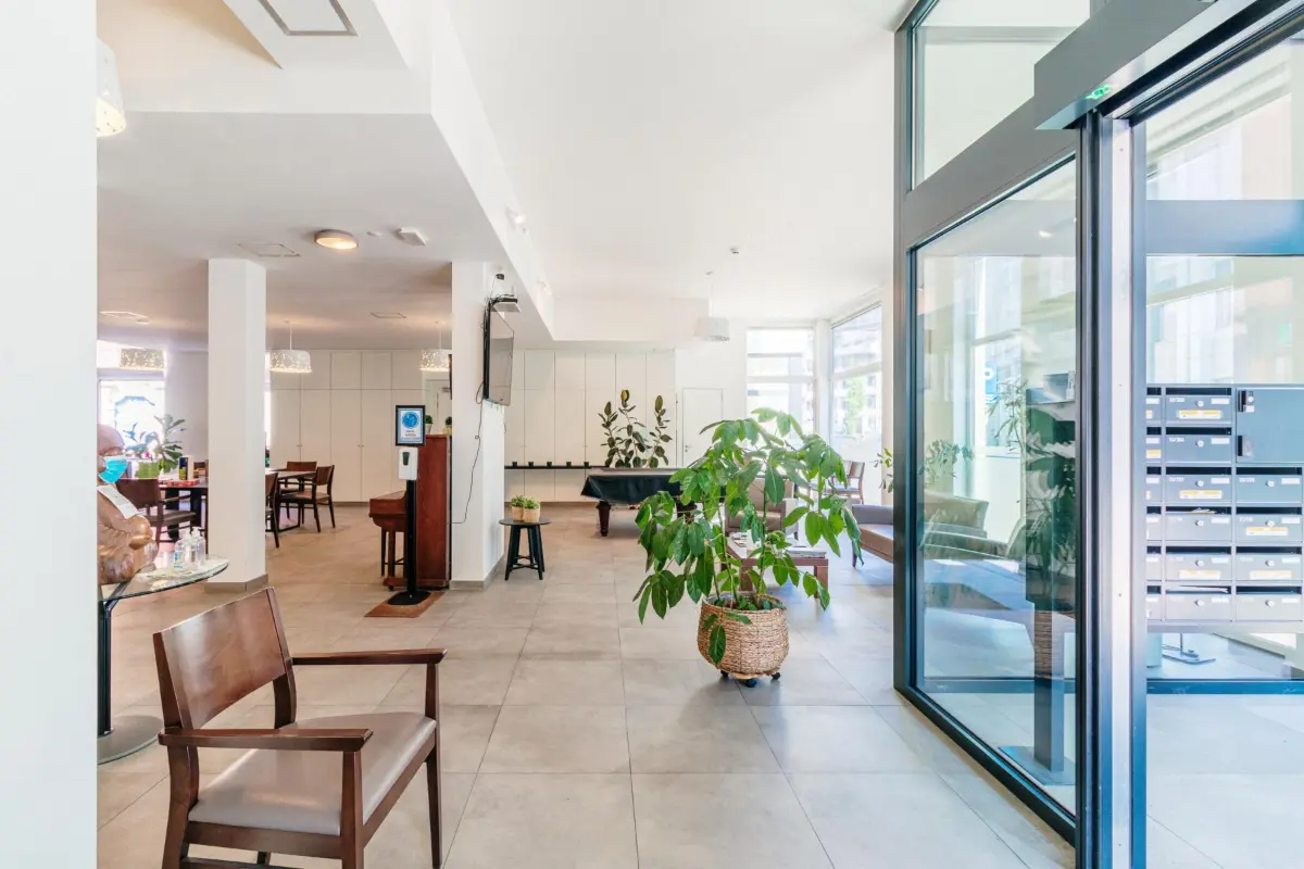 Handelszaak te  koop in Gent 9000 450000.00€  slaapkamers 150.00m² - Zoekertje 780366