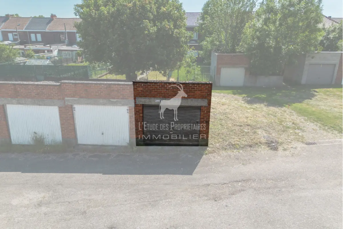 Parking & garage te  koop in Monceau-sur-Sambre 6031 12499.00€  slaapkamers m² - Zoekertje 781105