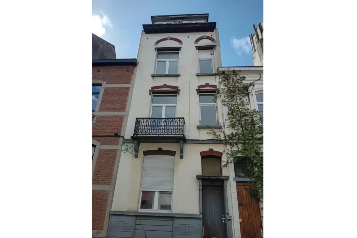 Huis te  koop in Sint-Gillis 1060 420000.00€ 7 slaapkamers 150.00m² - Zoekertje 781737