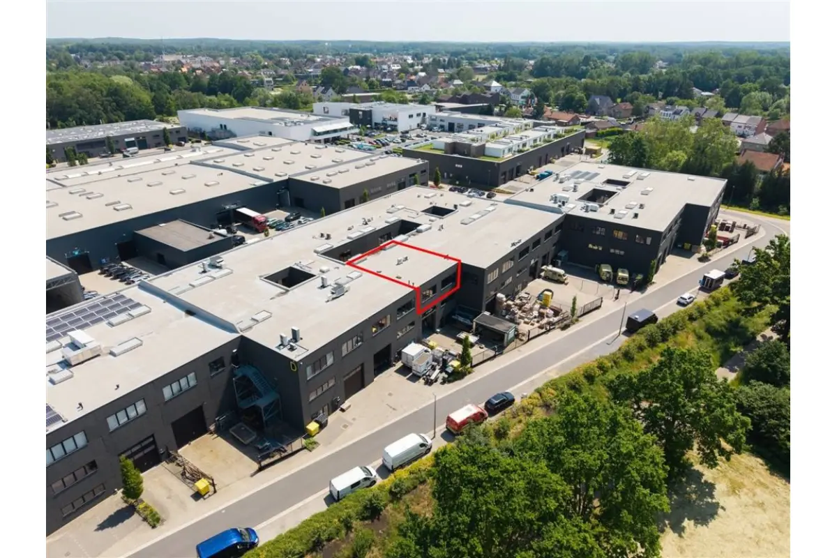 Handelszaak te  koop in Hulshout 2235 345000.00€  slaapkamers 171.89m² - Zoekertje 780968