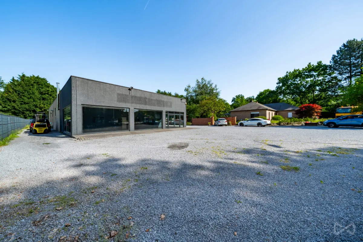 Handelszaak te  koop in Casteau 7061 630000.00€  slaapkamers 924.00m² - Zoekertje 781473