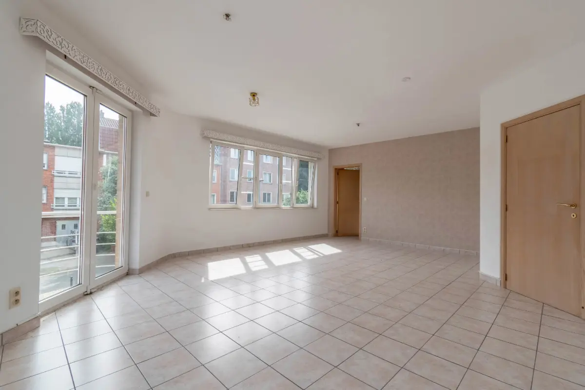 Appartement te  koop in Sint-Jans-Molenbeek 1080 249000.00€ 3 slaapkamers 106.00m² - Zoekertje 781150