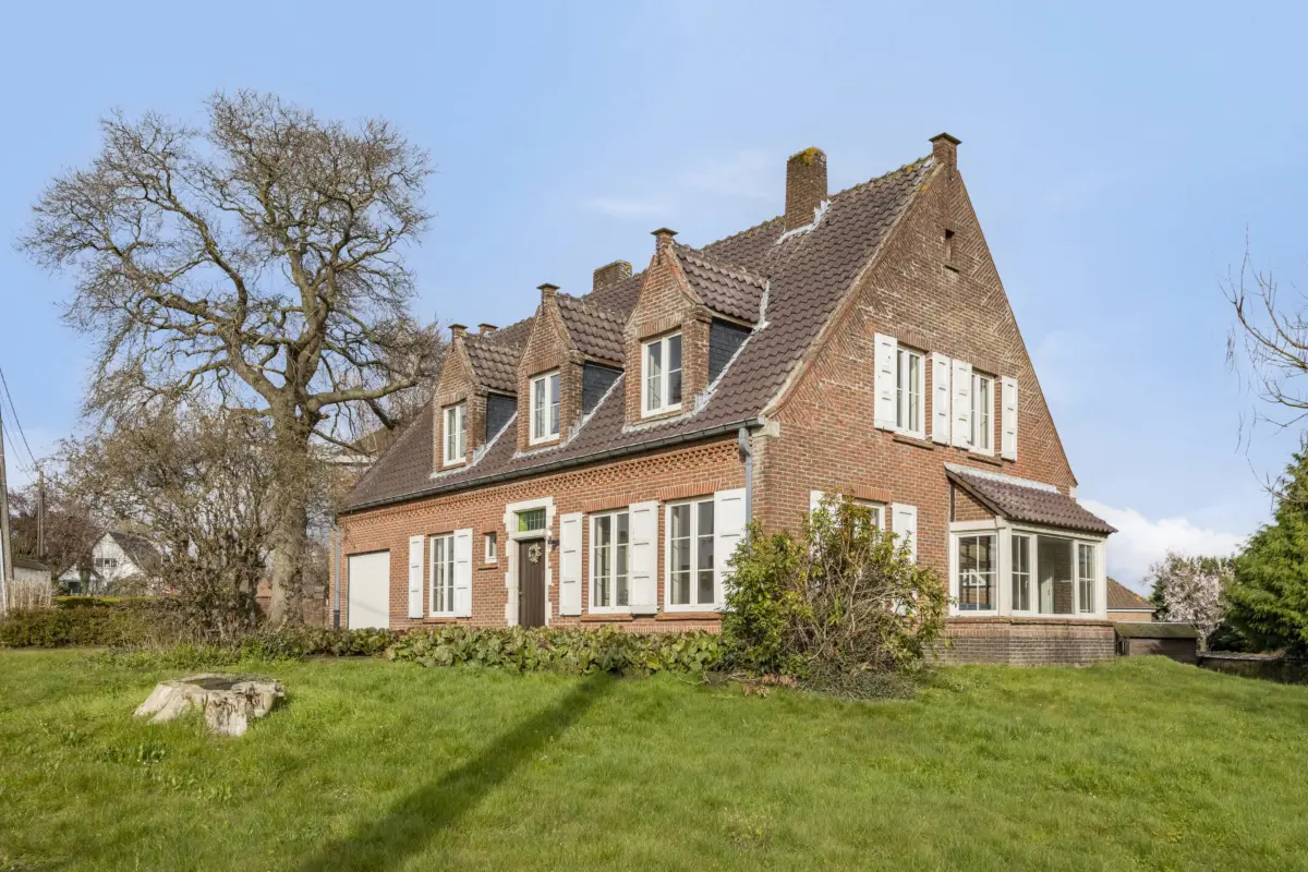 Villa te  koop in Geraardsbergen 9500 495000.00€ 5 slaapkamers 250.00m² - Zoekertje 782244