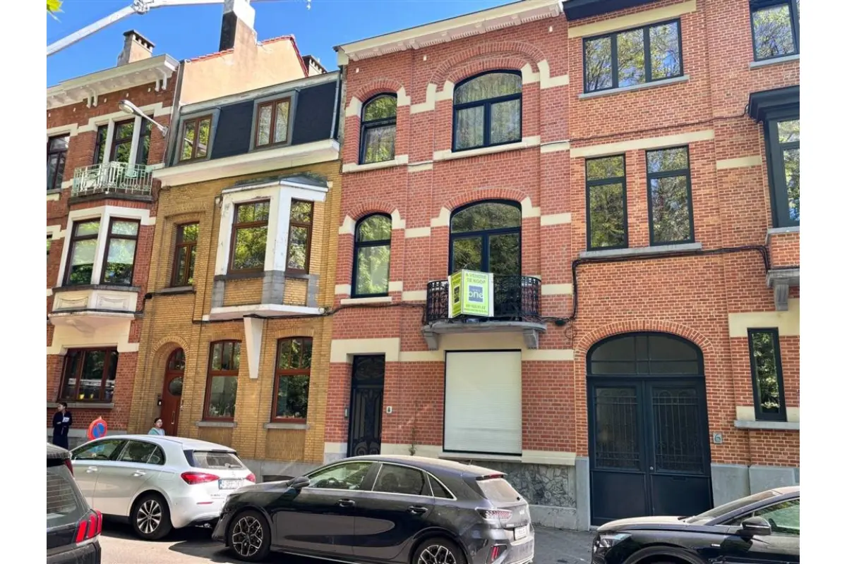 Appartementsgebouw te  koop in Anderlecht 1070 529000.00€ 5 slaapkamers 264.00m² - Zoekertje 781997