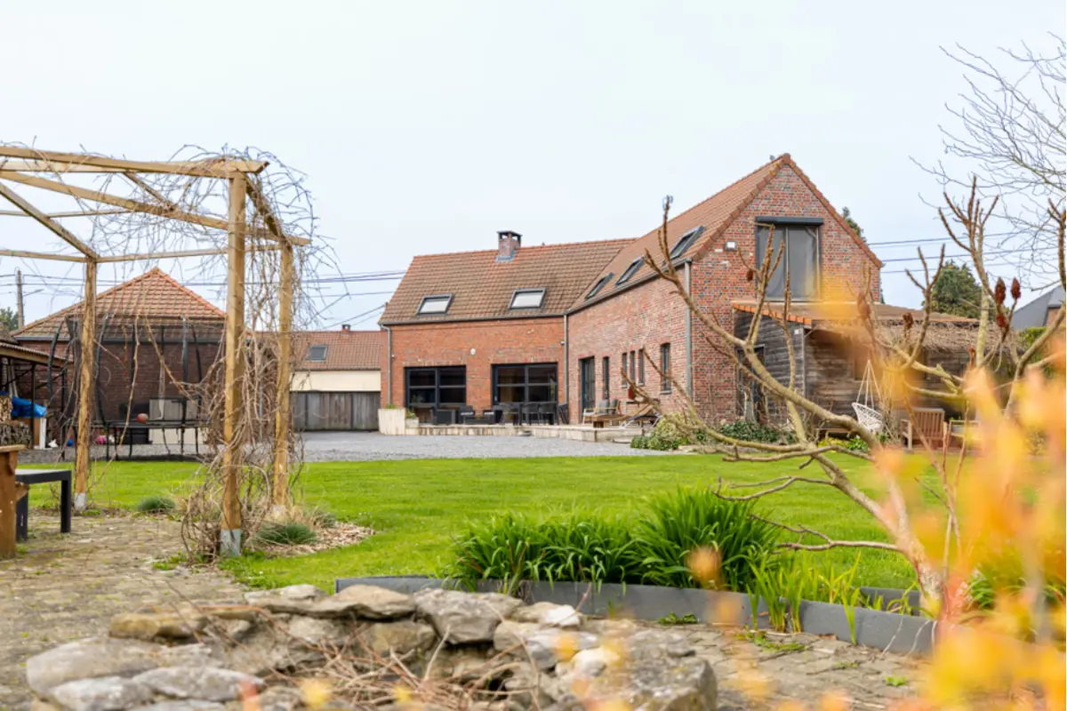 Villa te  koop in Brunehaut 7620 545000.00€ 4 slaapkamers 309.00m² - Zoekertje 782349