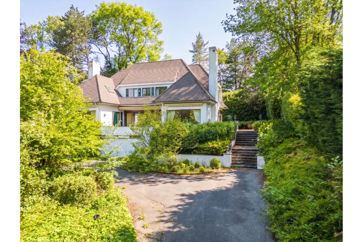 Villa te  koop in Waterloo 1410 1250000.00€ 4 slaapkamers 263.00m² - Zoekertje 782197