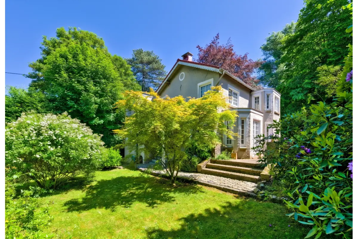 Villa te  koop in Wezembeek-Oppem 1970 875000.00€ 4 slaapkamers 236.00m² - Zoekertje 782222