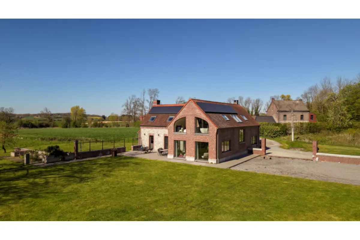 Villa te  koop in Havinnes 7531 695000.00€ 3 slaapkamers 325.00m² - Zoekertje 782301
