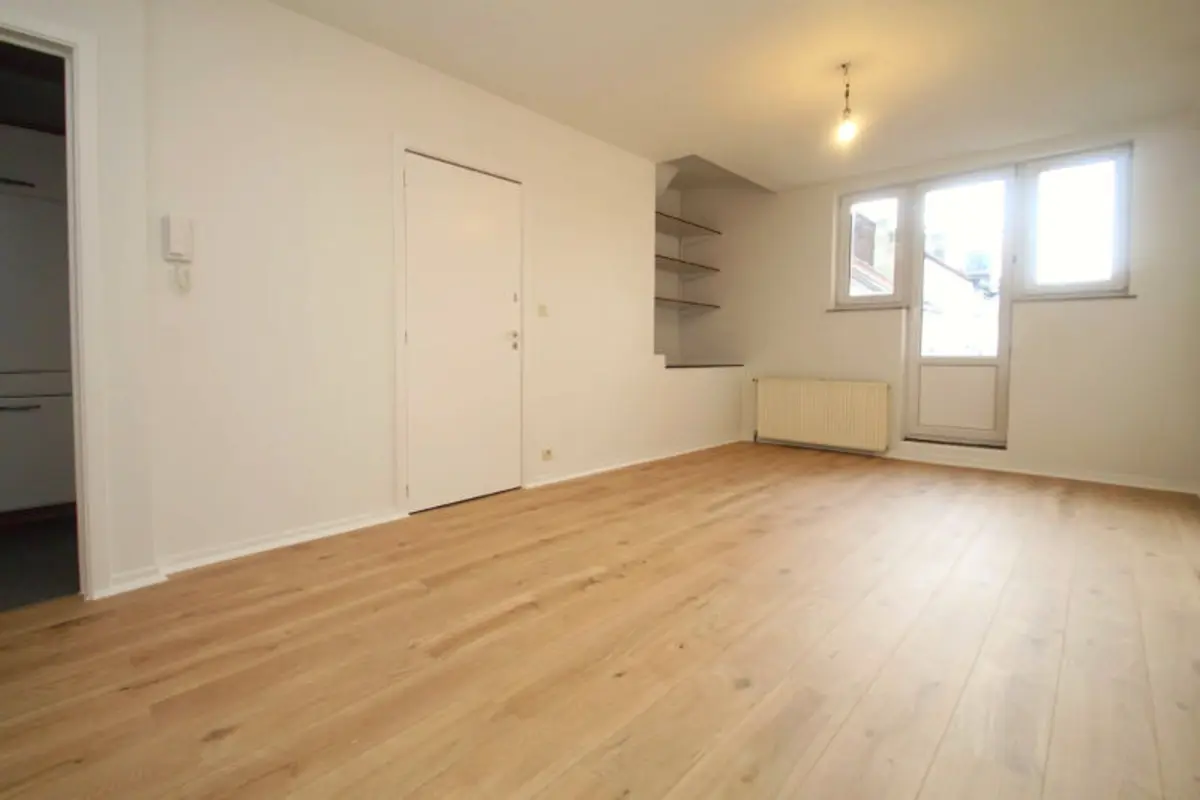 Appartement te  in Elsene 1050 900.00€ 1 slaapkamers 50.00m² - Zoekertje 782039